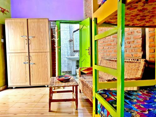 Hostal Yambi Guesthouse