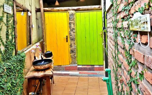 Hostal Yambi Guesthouse