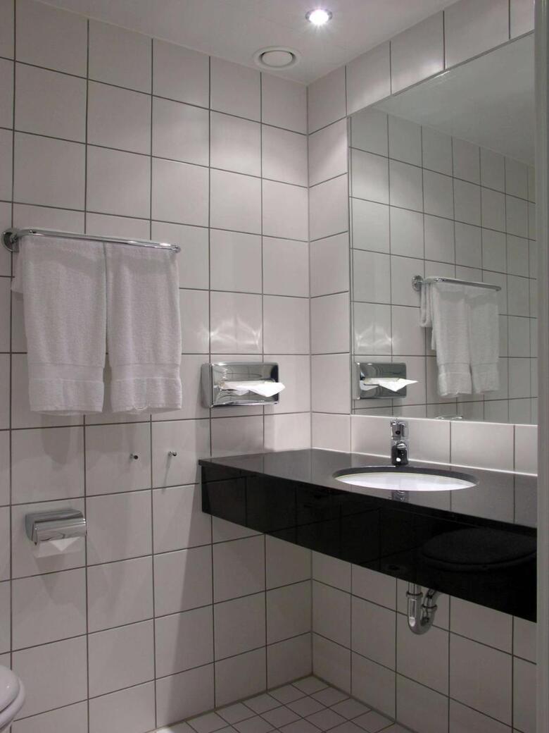 Hotel Rica Hell