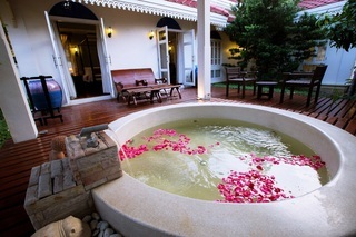 Hotel Wora Bura Resort & Spa