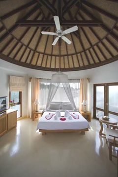 Hotel Aana Resort And Spa