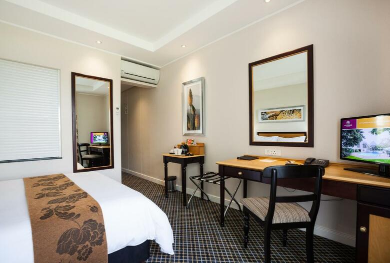 Hotel City Lodge Grandwest