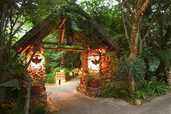 Misty Hills Country Hotel