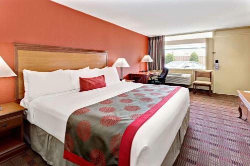 Hotel Ramada By Wyndham Baltimore West