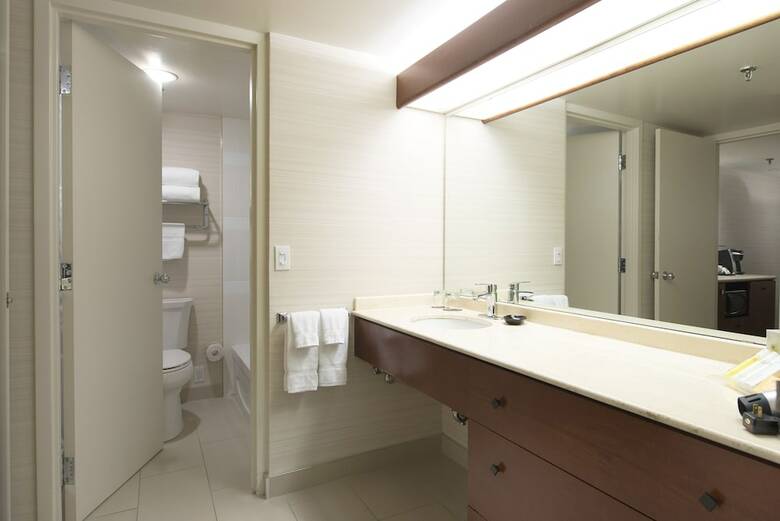 Hotel Cambridge Suites Toronto