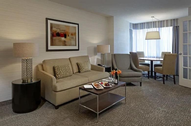 Hotel Cambridge Suites Toronto