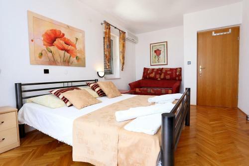 Hostal Apartments And Rooms With Parking Space Duce (omis) - 10303