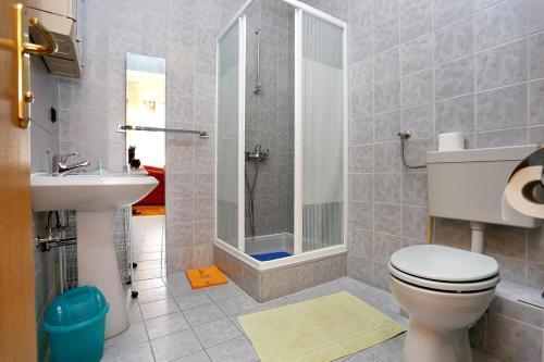 Hostal Apartments And Rooms With Parking Space Duce (omis) - 10303