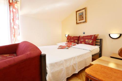 Hostal Apartments And Rooms With Parking Space Duce (omis) - 10303