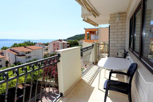Hostal Apartments And Rooms With Parking Space Duce (omis) - 10303