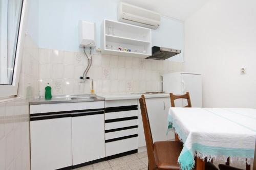 Apartments By The Sea Duce (omis) - 5986