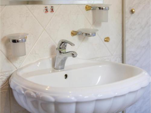 Three-bedroom Apartment Omis With Sea View 08