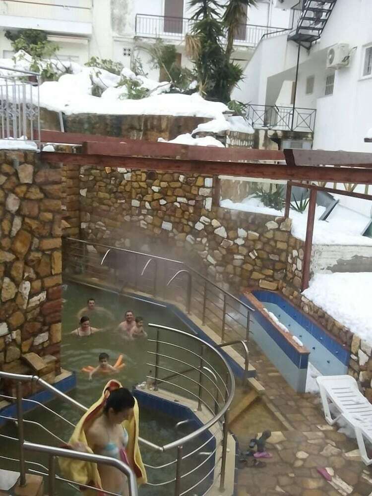 9 Queens Spa Hotel