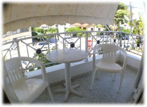 Aeolus Apartments & Studios