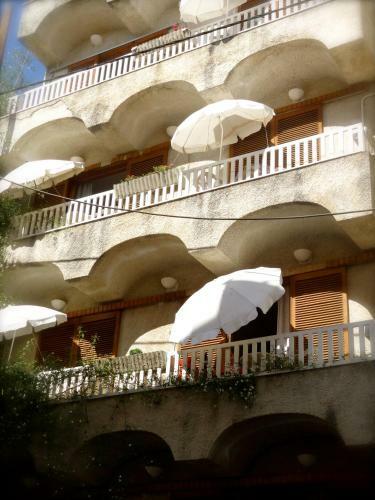 Hostal Eleni's Rooms