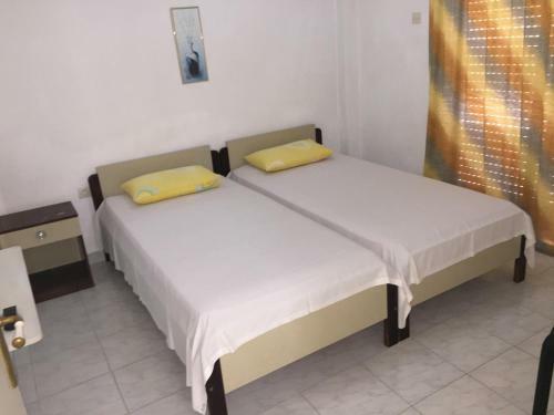 Dimis Studios And Apartments