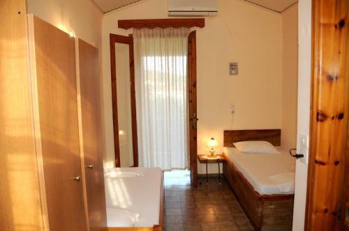 Hostal Topakas House