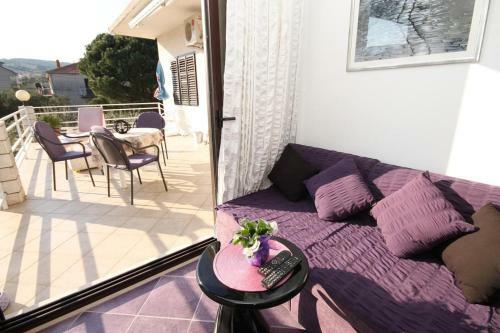 Apartment Slatine 9454b