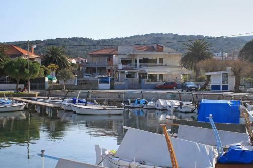 Apartment Slatine 9454b