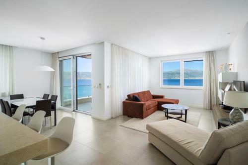 Acadia Beach Apartments Slatine