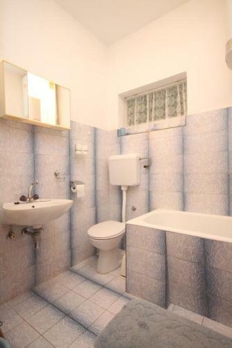 Apartment Slatine 7585b