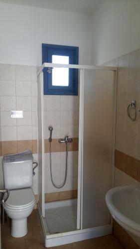 Hostal Blue And White