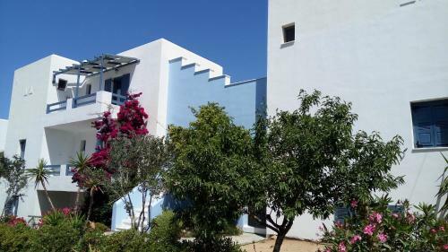 Hostal Blue And White