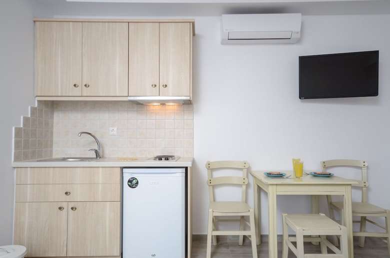 Aparthotel Anemomilos