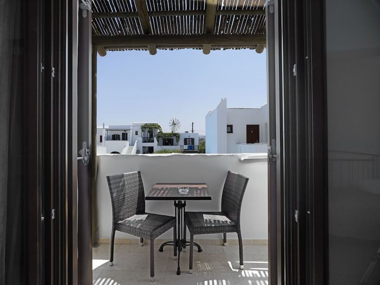 Aparthotel Anemomilos