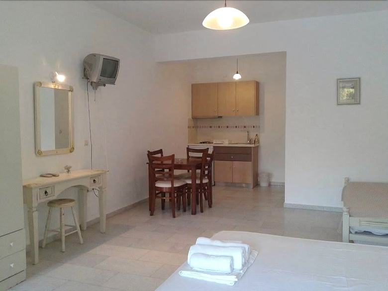 Aparthotel Anemomilos
