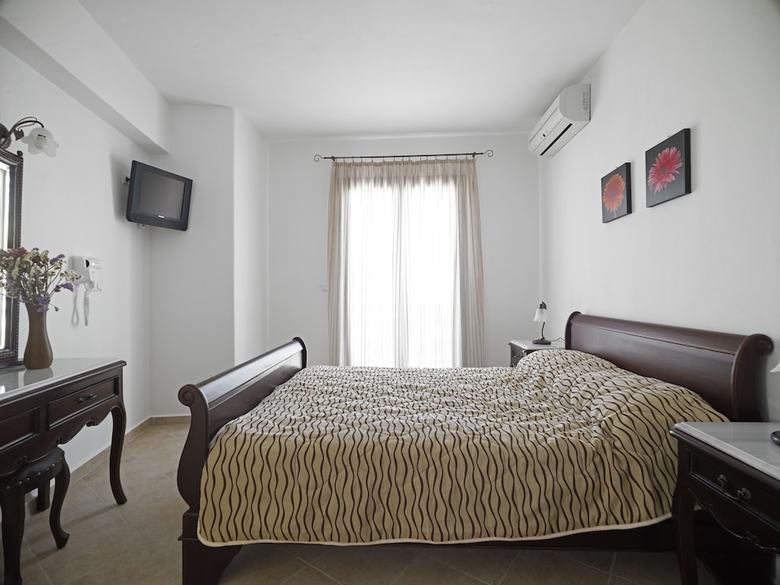 Aparthotel Anemomilos