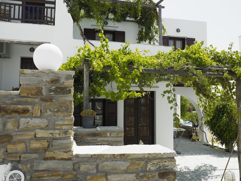 Aparthotel Anemomilos