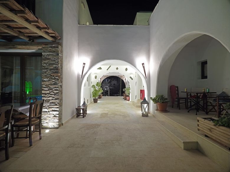 Aparthotel Anemomilos