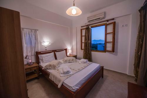 Sophi's L Studios & Apartments