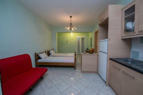 Sophi's L Studios & Apartments