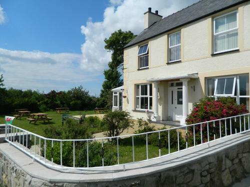 Bed & Breakfast Taldrwst Farmhouse
