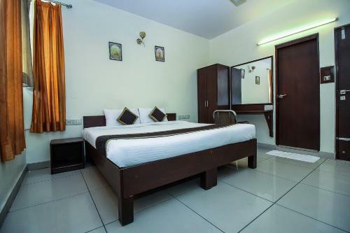 Oyo 16382 Hotel Sinjara