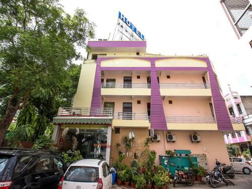 Oyo 16382 Hotel Sinjara