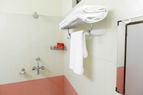 Oyo 16382 Hotel Sinjara