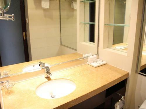 She&he Apartment Pearl River New Shore Store