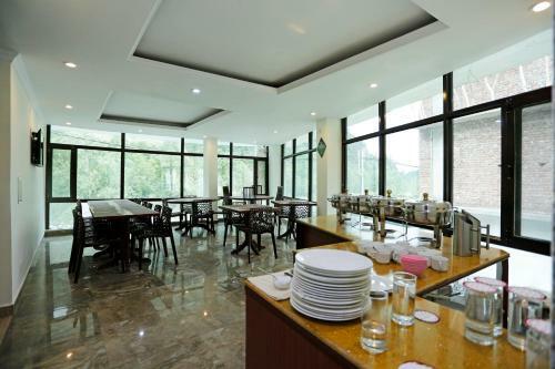 Oyo 8767 Hotel Landmark