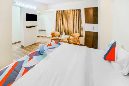 Hotel Fabexpress The Paradise