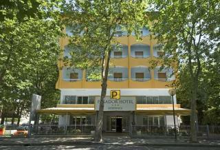 Parador Hotel Residence