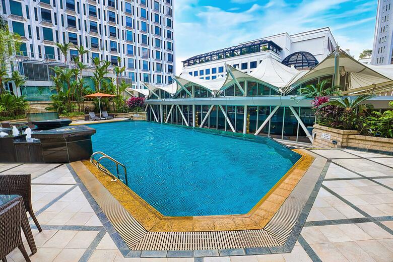 Peninsula Excelsior Hotel
