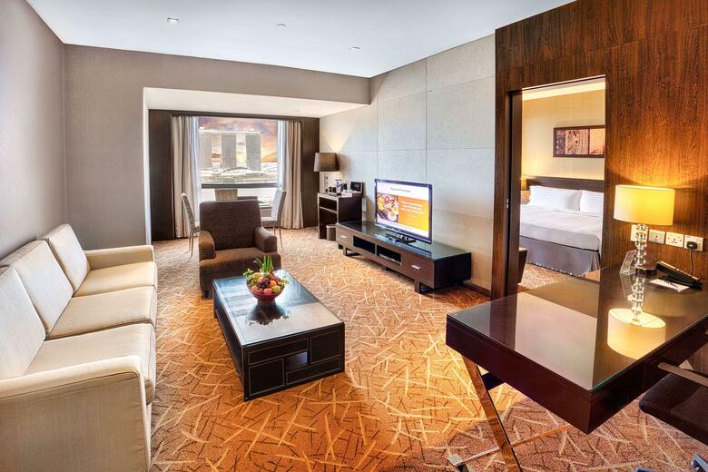 Peninsula Excelsior Hotel