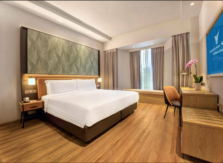 Peninsula Excelsior Hotel