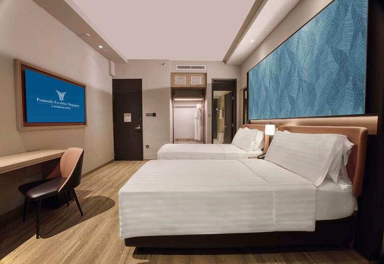Peninsula Excelsior Hotel