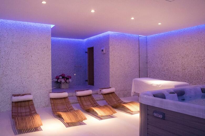 White Hotel Resort