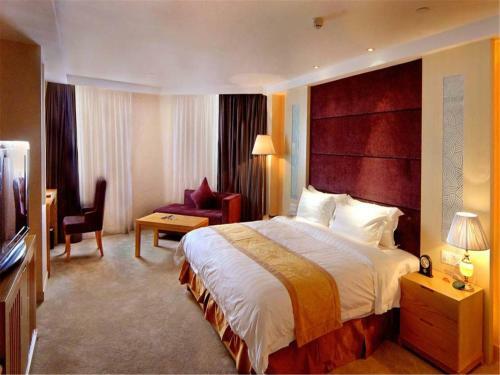 Zhongshan Louis Hotel