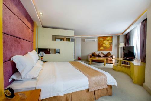 Zhongshan Louis Hotel